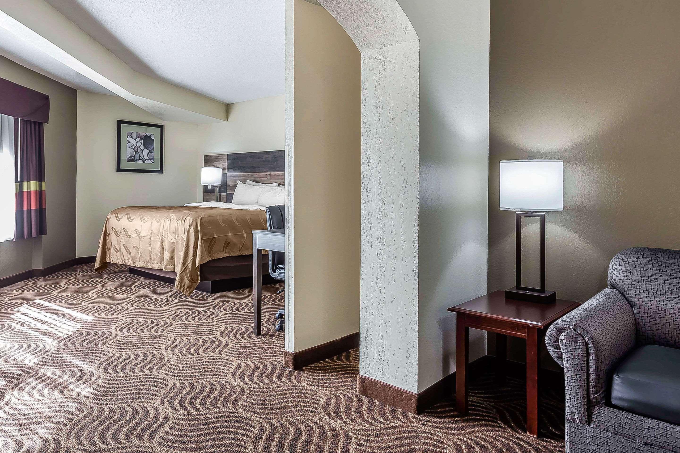 Quality Inn & Suites Salisbury Exteriör bild