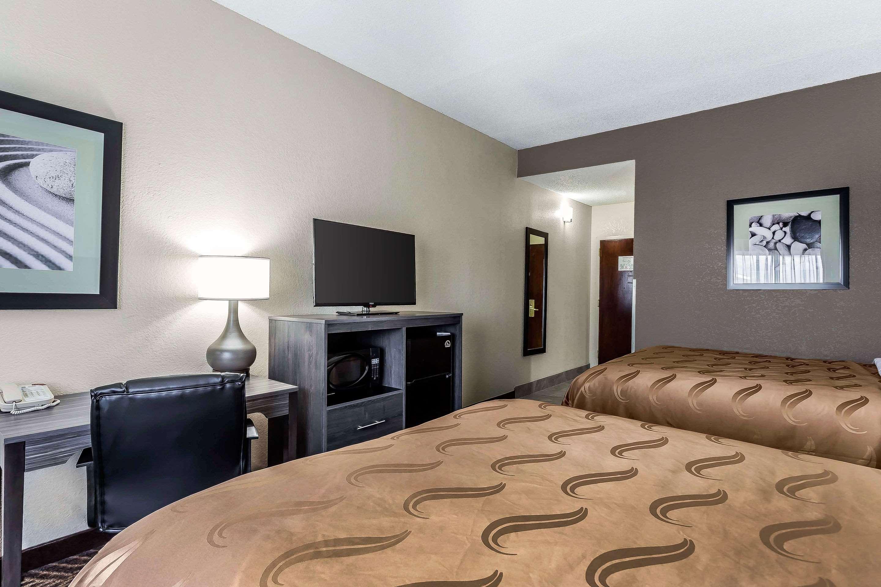 Quality Inn & Suites Salisbury Exteriör bild
