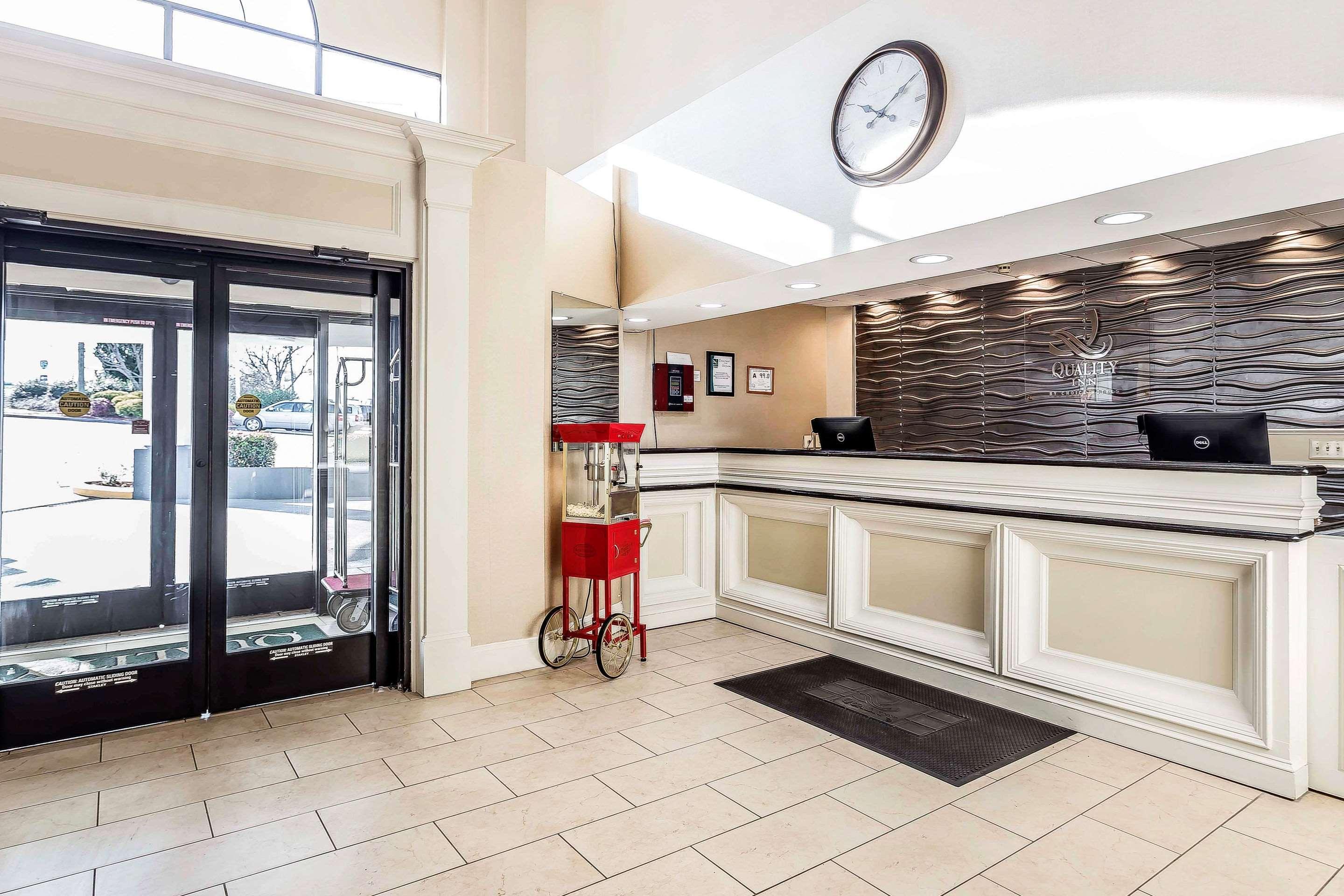 Quality Inn & Suites Salisbury Exteriör bild