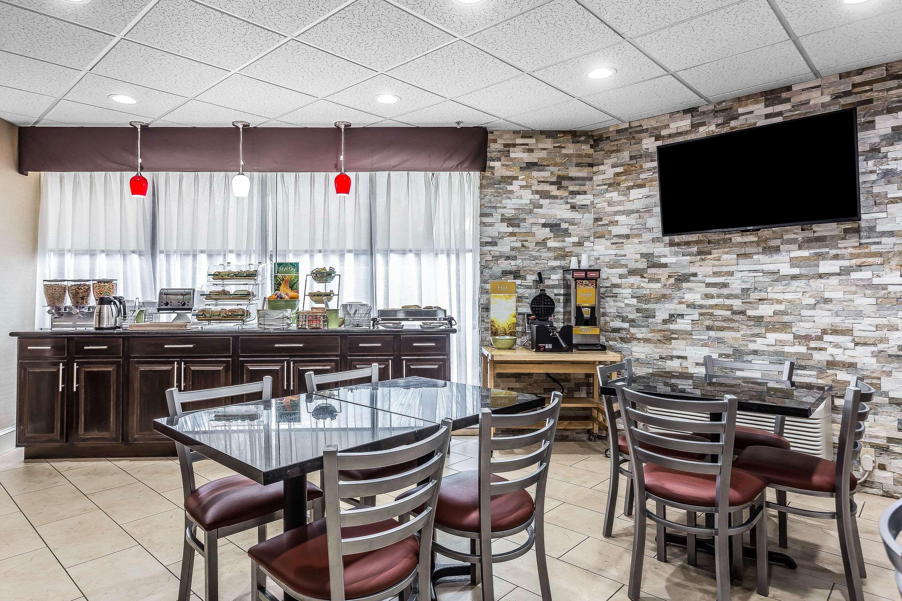 Quality Inn & Suites Salisbury Exteriör bild