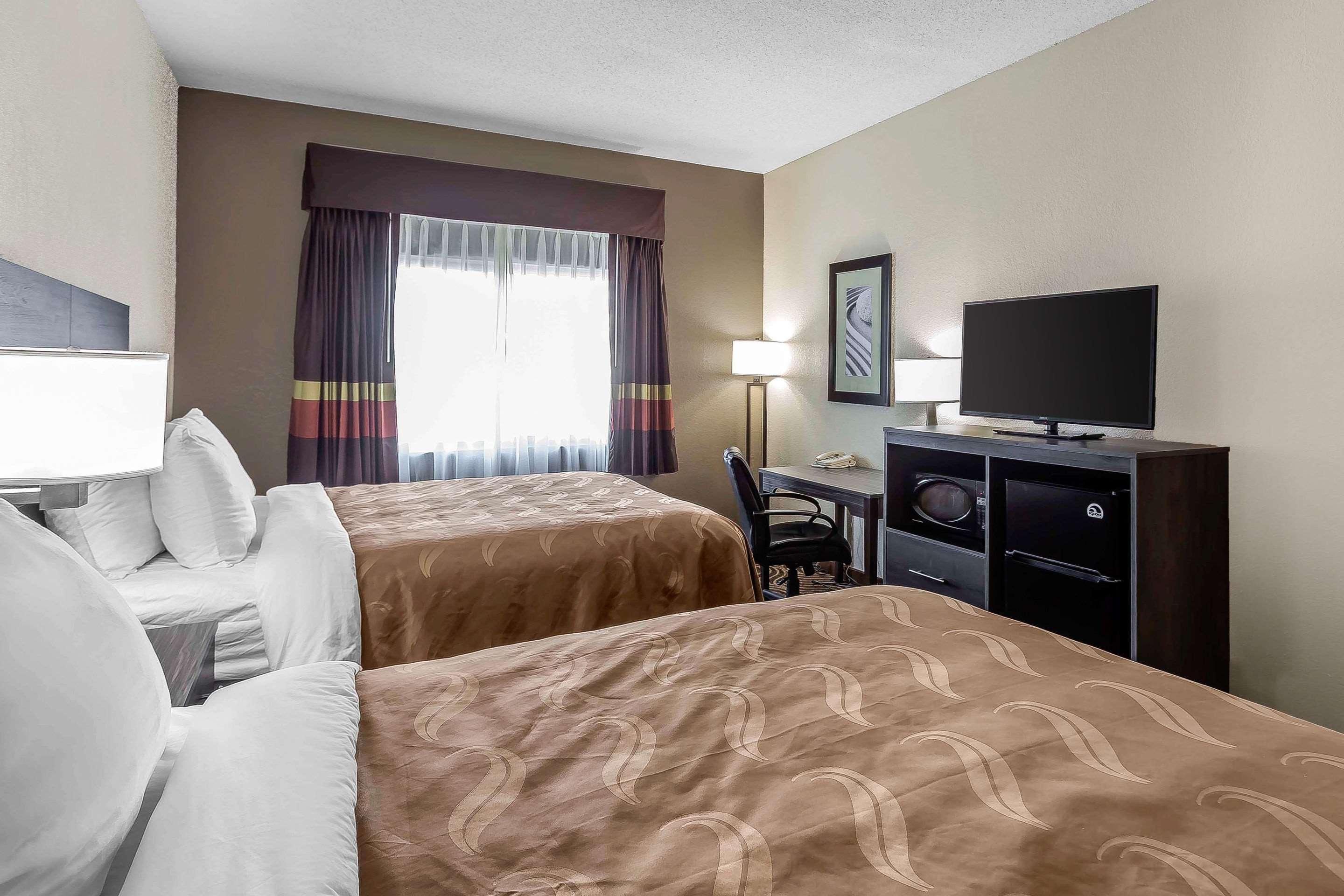 Quality Inn & Suites Salisbury Exteriör bild